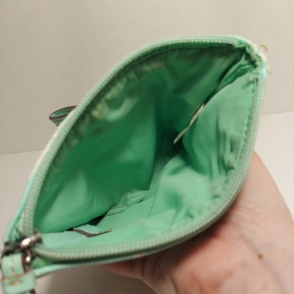 NINE WEST Turquoise Perforated Faux Patent Logo Zip Wallet Wristlet Pre-Owned - Picture 8 of 11